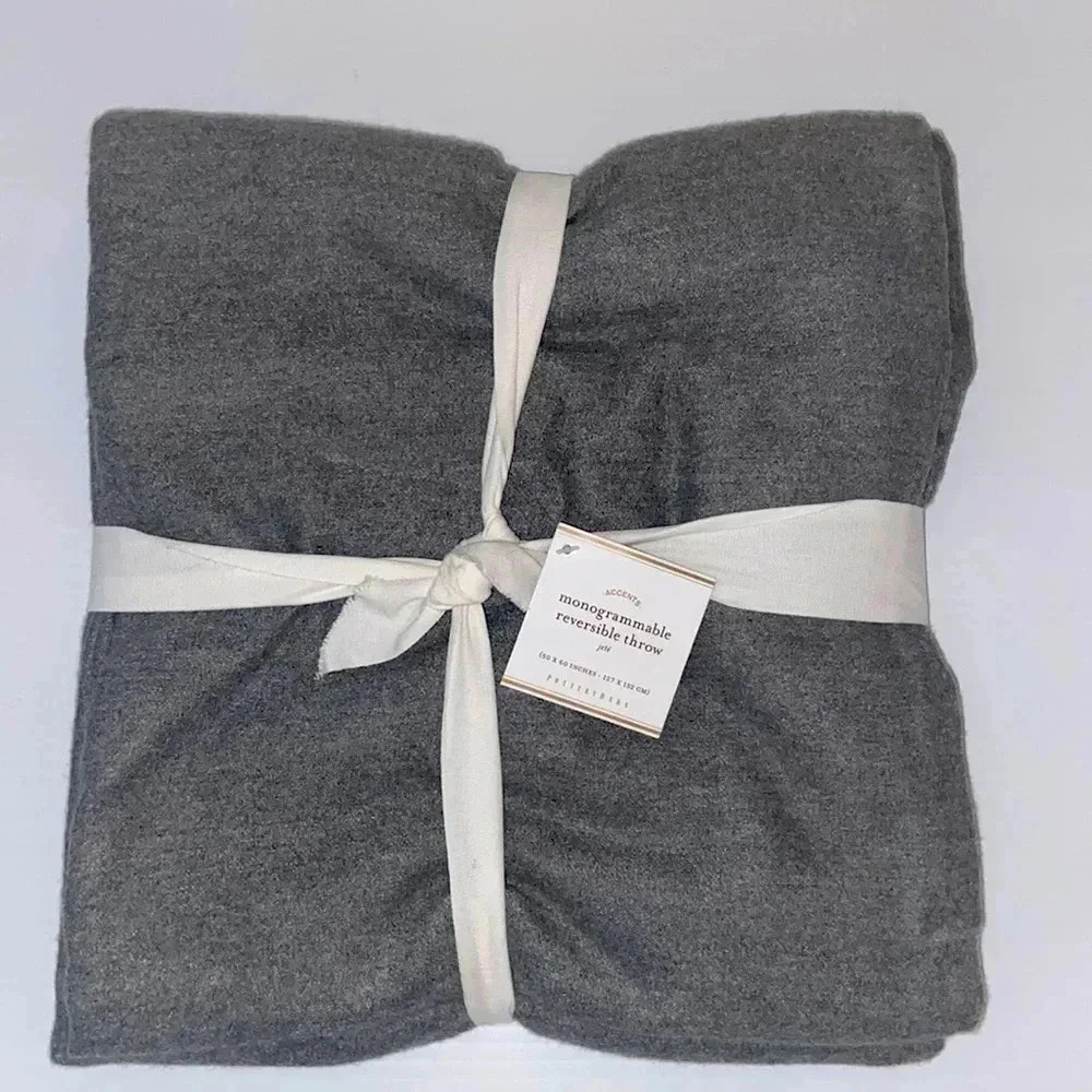 POTTERY BARN Accent Reversible Throw / Blanket Gray - NWT NEW
